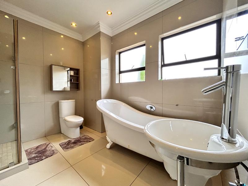 4 Bedroom Property for Sale in Ifafi North West